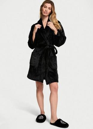 Тапочки женские victoria's secret с логотипом closed-toe faux3 фото