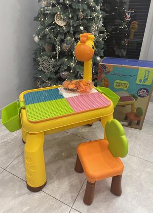 Столик для конструктора (подходит для lego duplo) с лампой и стульчиком.