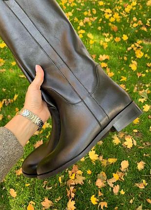 Чоботи-ботфорди