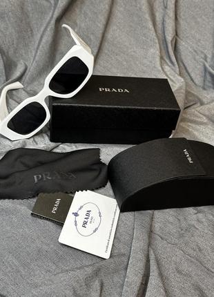 Очки от prada