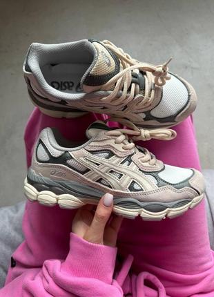Трендові кросівки asics