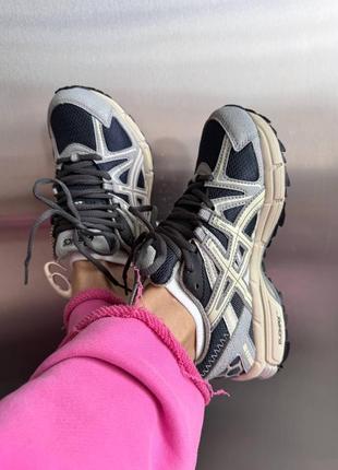 Трендові кросівки asics
