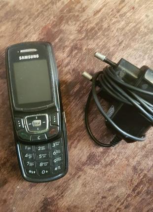 Телефон samsung и зарядное устройство