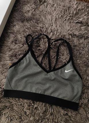 Топ від nike
