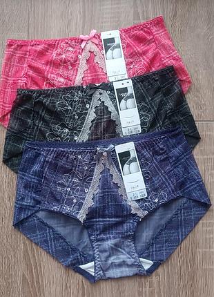 Набор женских трусиков 3 шт. 
различные цвета