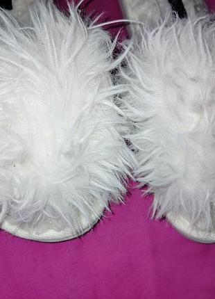 Пушистые меховые тапочки