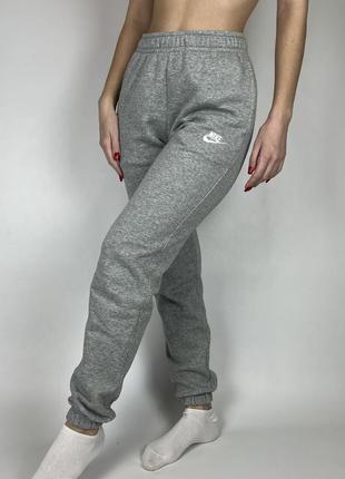 Спортивные штаны nike