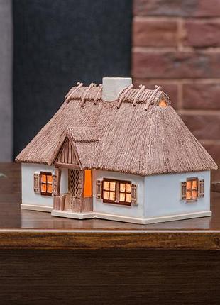Керамический домик-свечник "четкая с ганком"