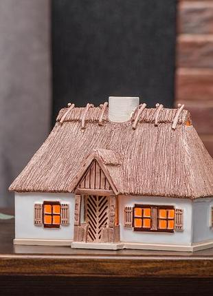 Керамический домик-свечник "четкая с ганком"