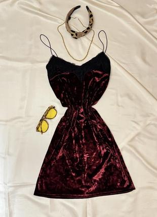 Платье в бельевом стиле