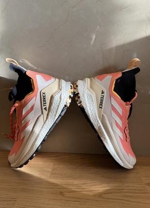 Кроссовки adidas terrex free hiker 2 оригинала, новые (размеры 42-44).