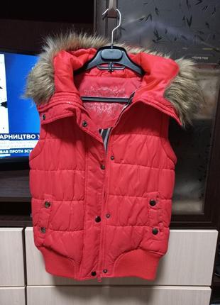 Жилетка жіноча в новому стані