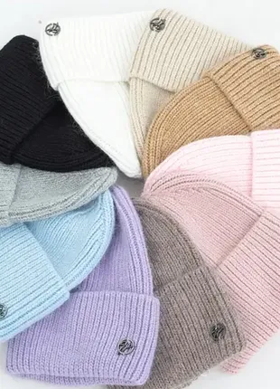 Ангоровая женская шапка в цветах