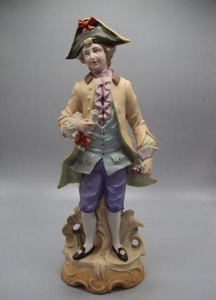 Фігура порцеляна статуека німеччина клеймо pr кавалер із листом світком і трояндою 39 см n14497