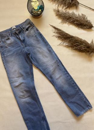 Жіночі світлі джинси
