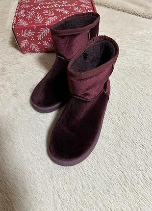 Велюрові уги