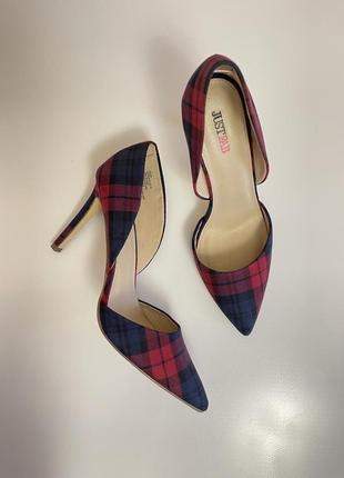 Туфлі човники лодочки на підборах