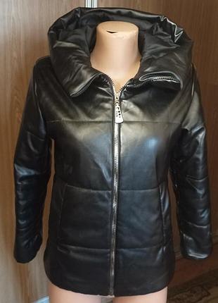 Суперовая,теплая куртка на синтепоне