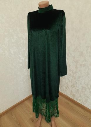 Праздничное прямое велюровое платье с широкими кружками