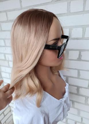 Парик фирменный термо фибра .