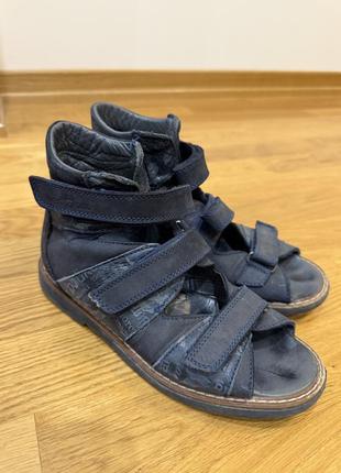 Ортопедичне взуття