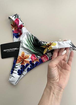 Купальні труси prettylittlething