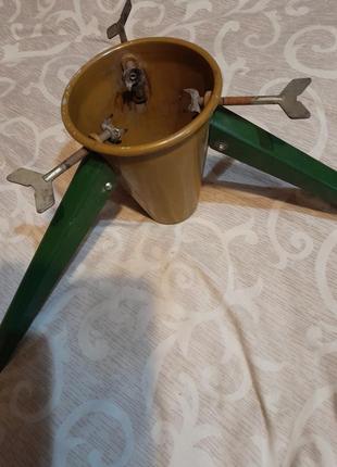 Металлическая тренога подставка под елку с ведеркой для елки