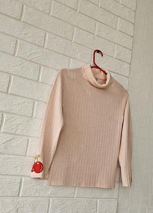 Нежно-розовый свитерок