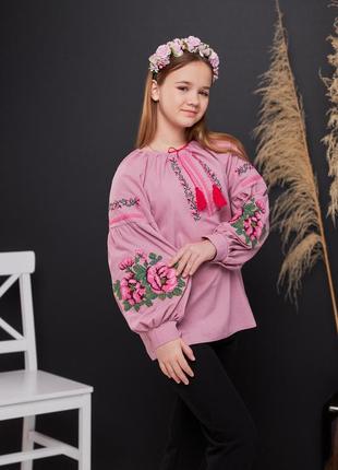 Вышитая блуза розы для девочки. 122-164 гг.