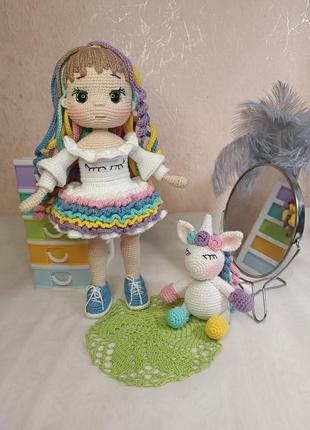 Игрушка кукла вязаная