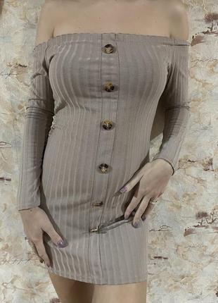 Платье открытые плечики