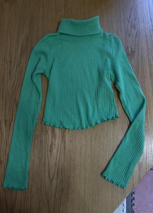 Стильный яркий свитер