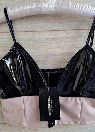 Лаковый топ латексный топ латекс prettylittlething разм s