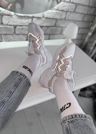 Женские кроссовки adidas  ozweego white