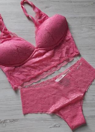 Рожевий комплект спідньої білизни мереживний victoria's secret pink р.м м'яка чашка бралет бра
