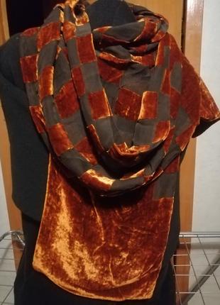 Шарф чорного кольору з велюровими вставками, б/в. 170 х 25 см.