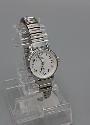 Женские часы с подсведкой timex idiglo