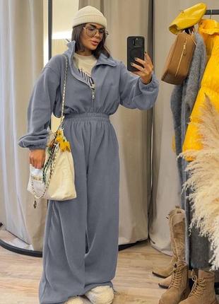 Комбінезон жіночий із замочком на грудях та капюшоном