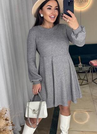 Женское вязаное платье