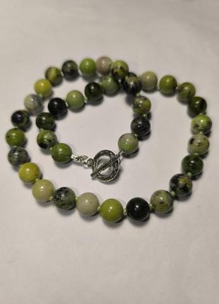 Ожерелье из натурального жадеита