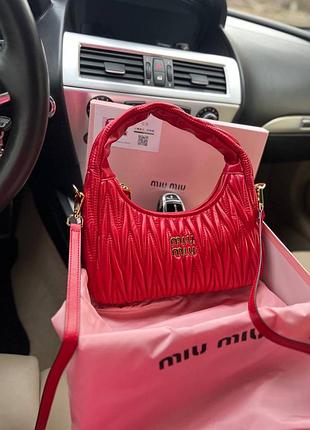 Сумка красная миу миу