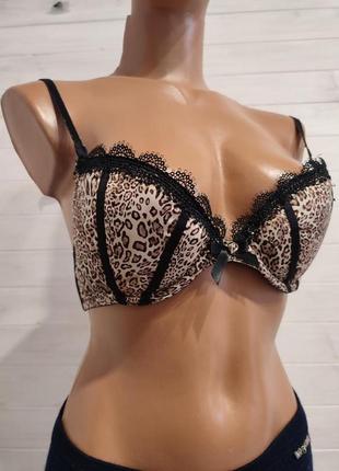 Красивый бюстик для соблазнения на - 75-80в  с вкладышами -,есть нюанс