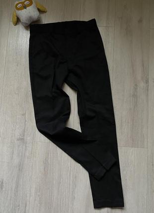Новые черные брюки в школу