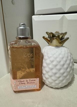 Продам гель для душа loccitane с ароматом цветения черешни