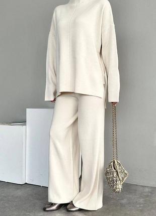 Трендовий в'язаний костюм