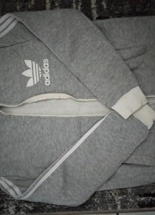 Спортивный костюм adidas