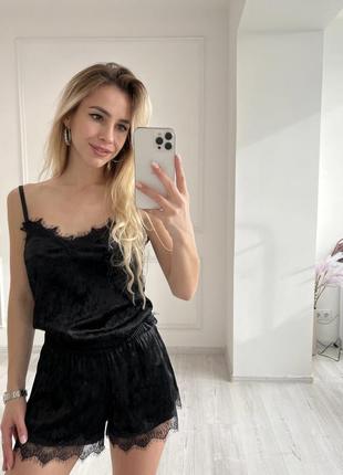 Велюровая пижама в разных цветах