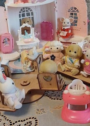 Игрушечный дом с персонажами 2