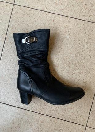 Чоботи зимові жіночі