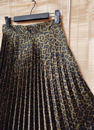 Леопардовая юбка миди